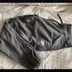 Nike Cropped Sweatpants